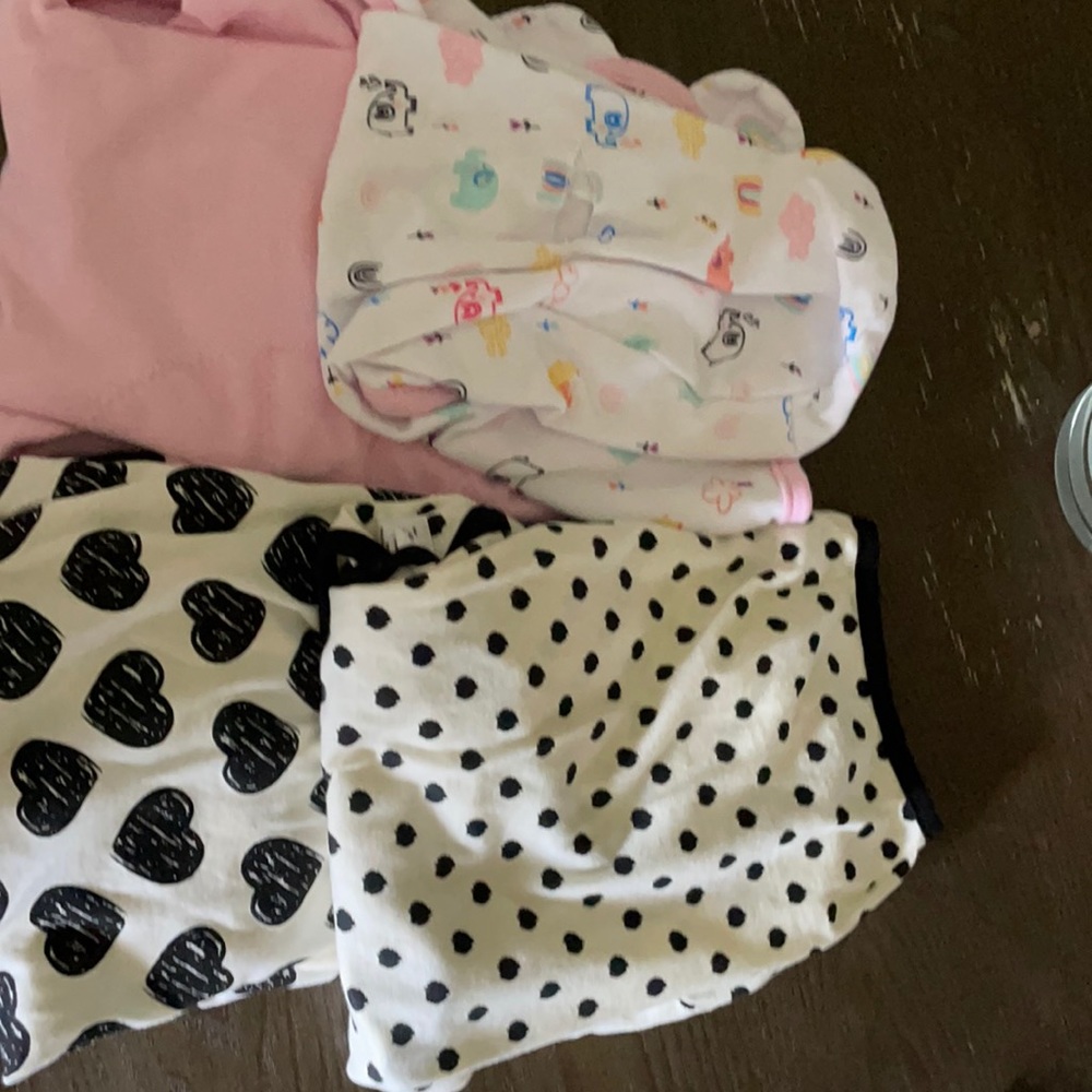 2/$10 NWOT Baby Girl Swaddles Bundle (5)